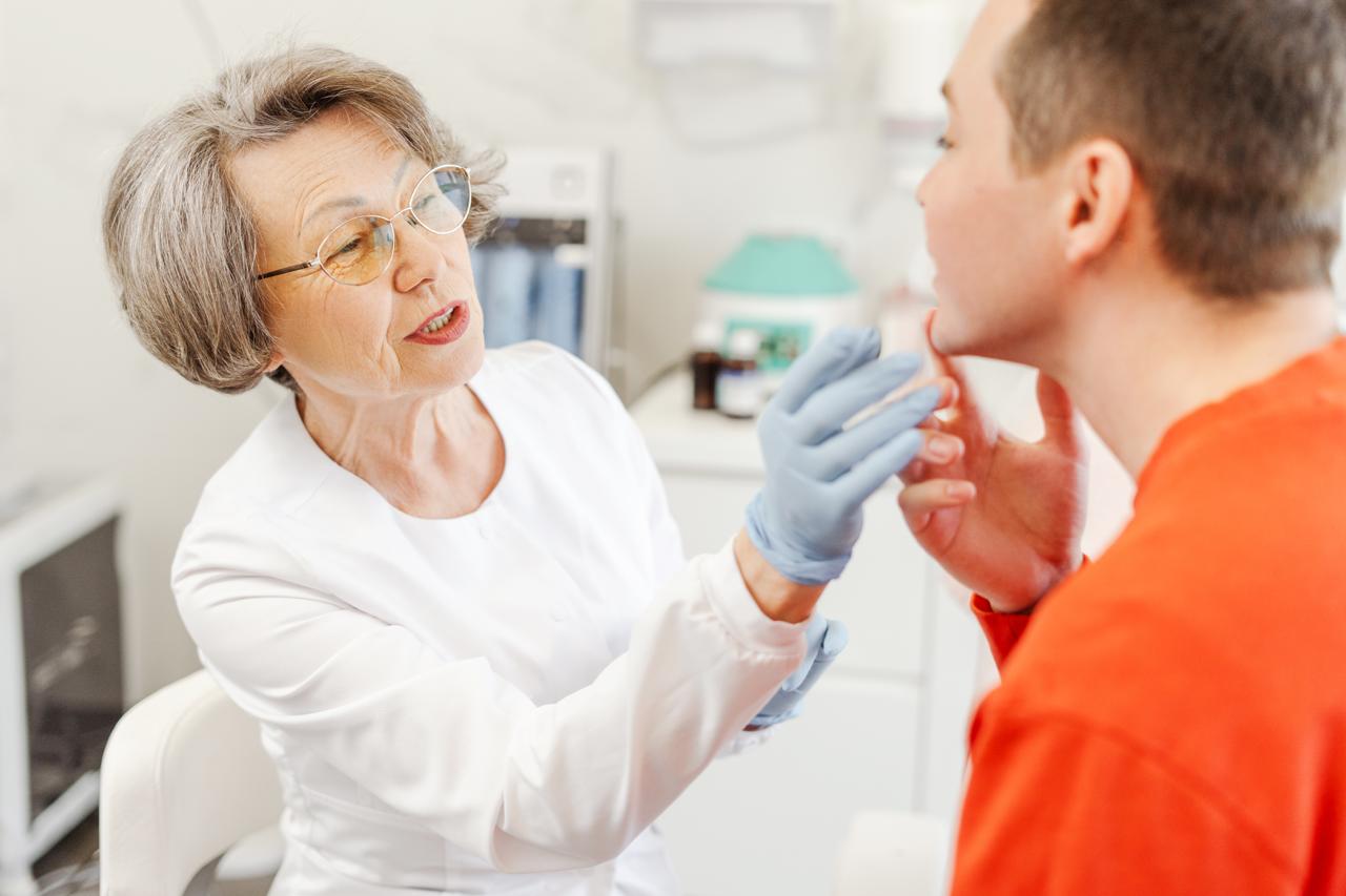 промивання мигдалин